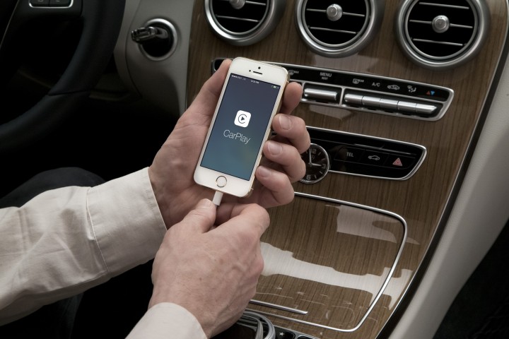 กล้องวงจรปิด Wireless Apple จับมือค่ายรถยนต์ผลิต CarPlay ระบบความบันเทิงในรถ